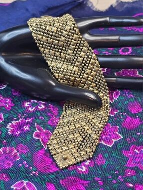 Vtg YIK FUNG Liquid Metal Antiqued brass/Gold Tone Snap Closure Bracelet